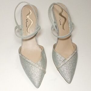 Nina Beckie-YG Shimmering Silver Refine Pointed Heels Size 10M